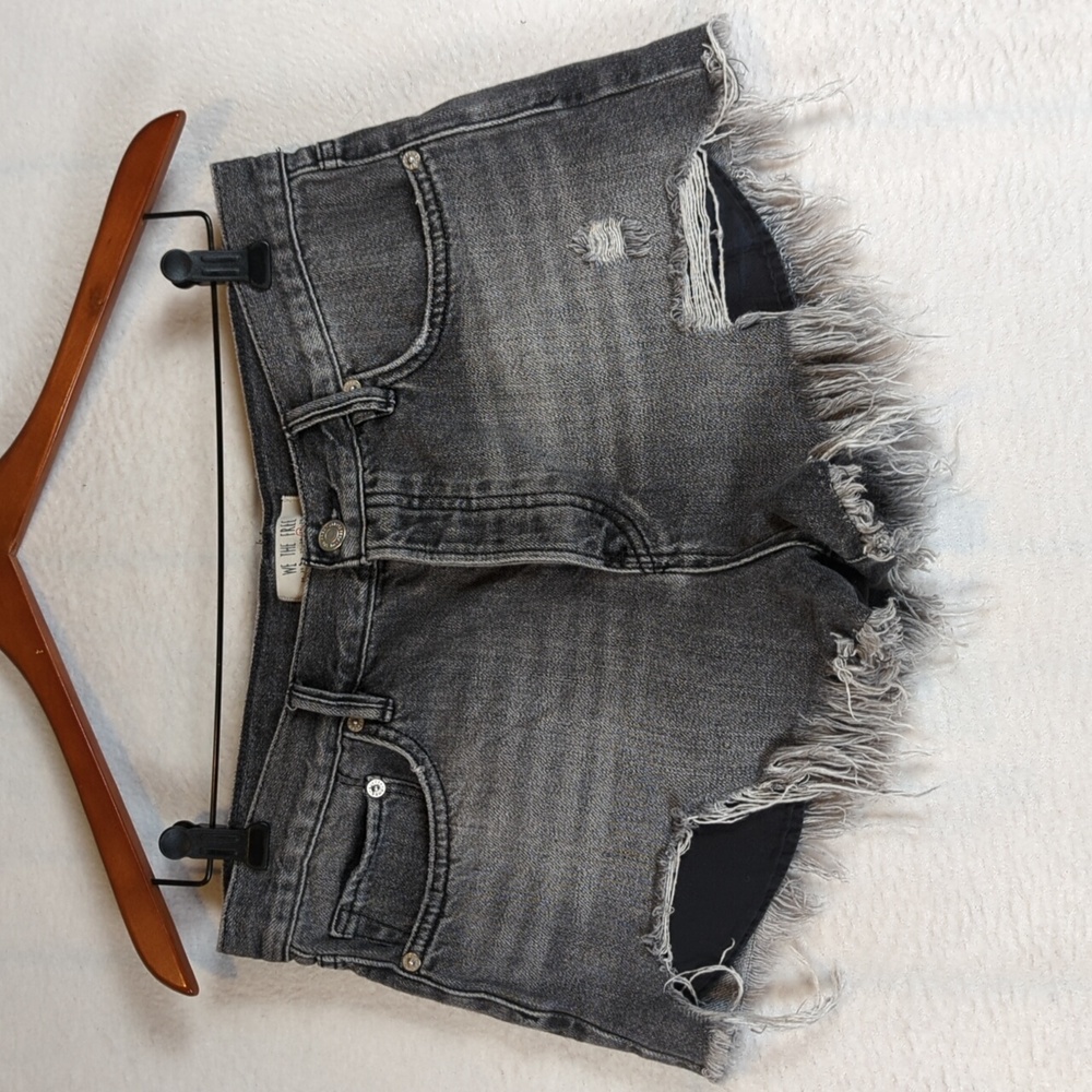 We The Free Grey Distressed Raw Hem Boho Shorts 10